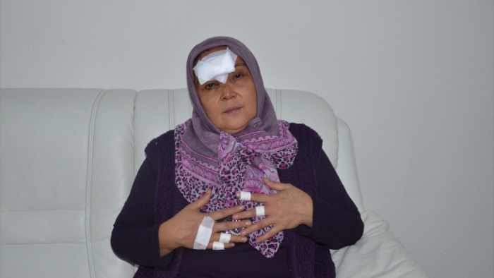 Avusurya'da Başörtülü Kadına Darp