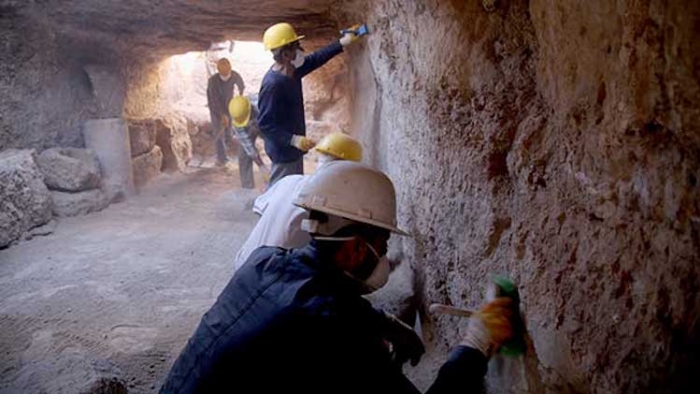 Diyarbakır'daki Kazılarda Bin 500 Yıllık Yeraltı Sığınağı Bulundu