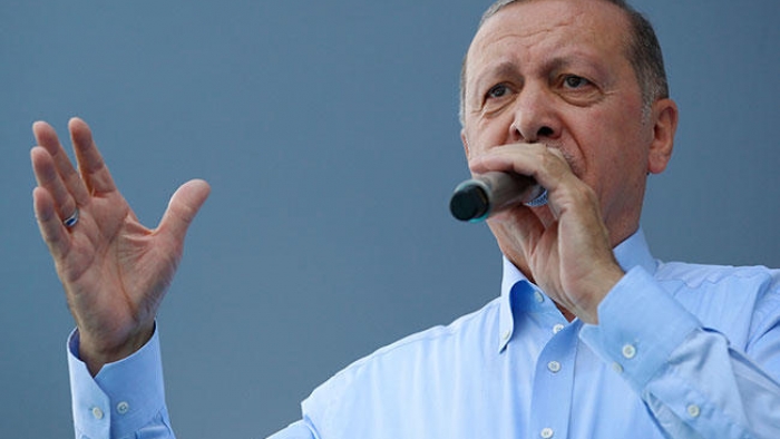 Erdoğan CHP'yi "inşa ettiği her şeyi yok etmeye çalışmakla" suçluyor
