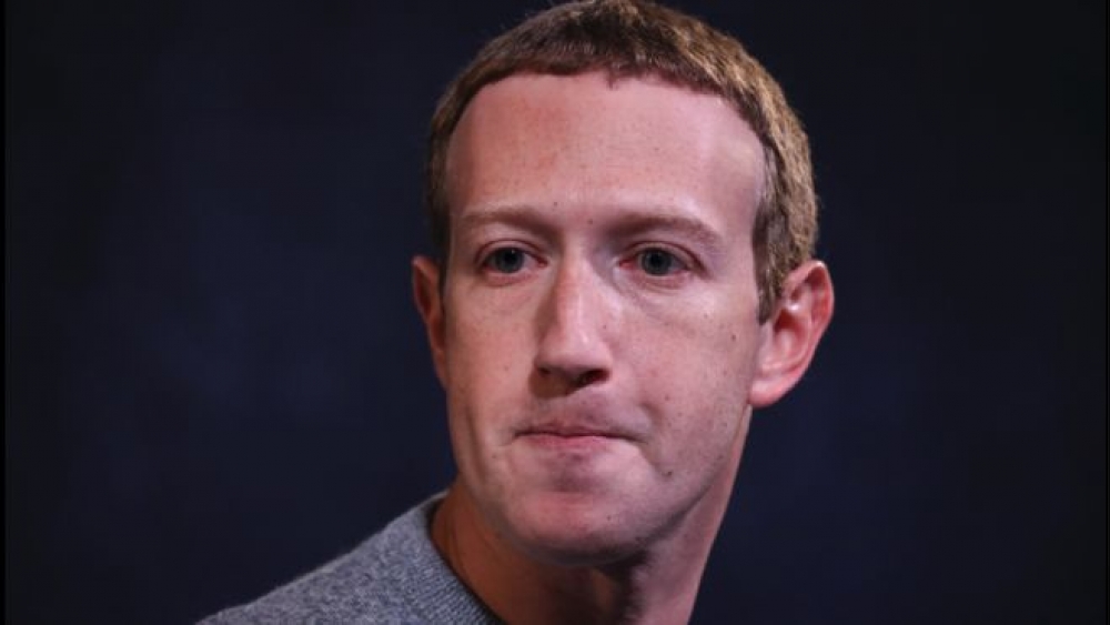 Facebook patronu 'blow-kurutulmuş koltukaltı' jibes karşı karşıya