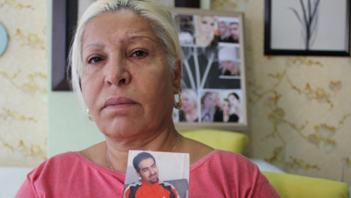 İzmirli Anne Yüzde 80 Kronik Hasta Olan Oğlunun Ceza Evinden Çıkartılmasını İstiyor 