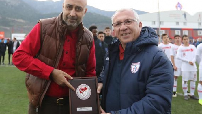 Kafkas, U16 Milli Takımı'nı tebrik etti