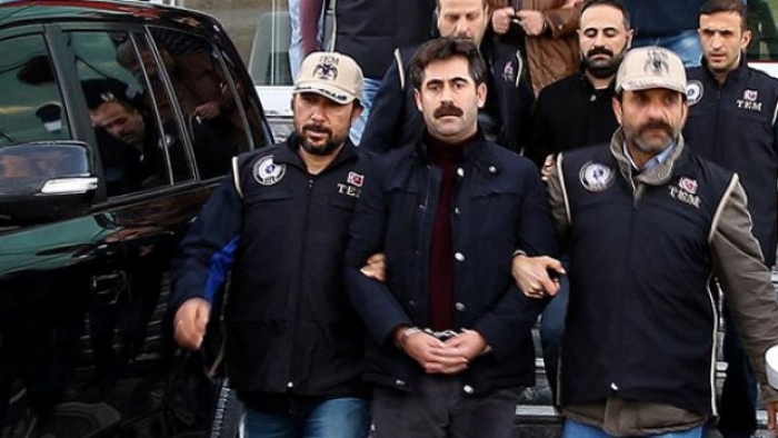 Van Belediye Başkanı Bekir Kaya terör örgütüne destek suçundan tutuklandı.