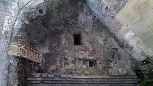 Selanik antik tapınak kalıntılarını gömmek için yapılan karar
